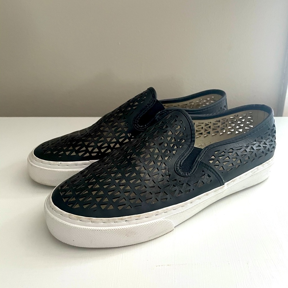 Gap loafers sz7 🌸 laser cut out design!!